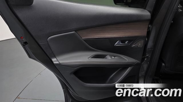Peugeot 3008 (II) 1.2 Pure Tech GT 2024 — фото 31
