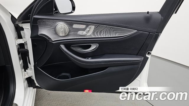 Mercedes-Benz E-Class (W213) E350 4MATIC AMG Line 2021 — фото 31