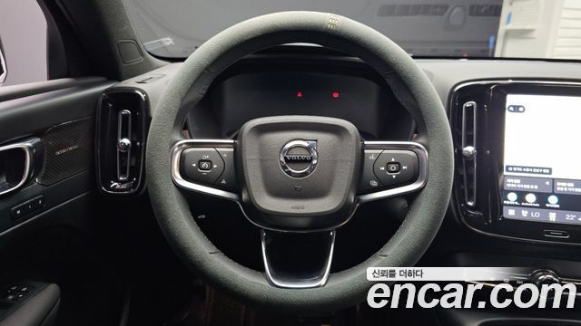 Volvo C40 Recharge Twin Ultimate 2023 — фото 12