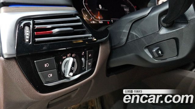 BMW 5 Series (G30) 520i M Sport 2020 — фото 18