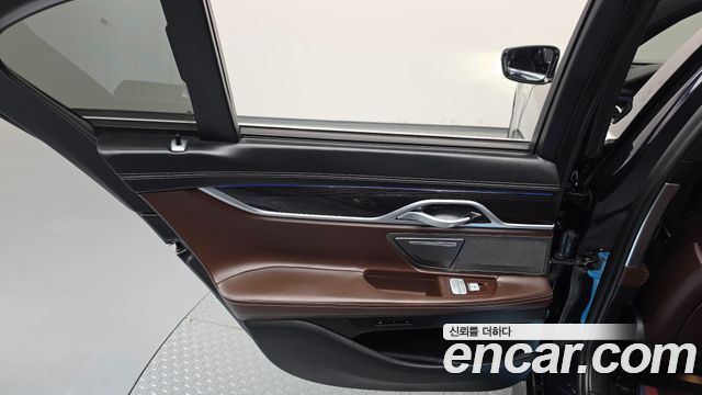 BMW 7 Series (G11) 740e iPerformance M Sport 2019 — фото 31