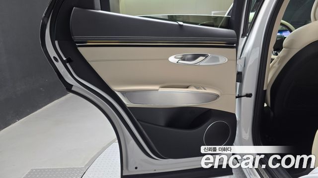 Genesis GV70 2.5T Gasoline AWD 2025 — фото 25