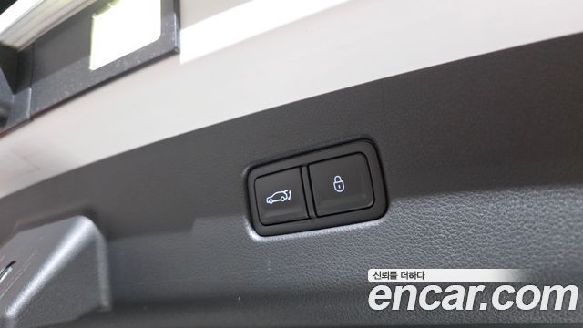 Genesis GV70 2.5T Gasoline AWD 2025 — фото 32