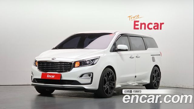 Kia Carnival 11-Seater Deluxe 2019 — фото 1