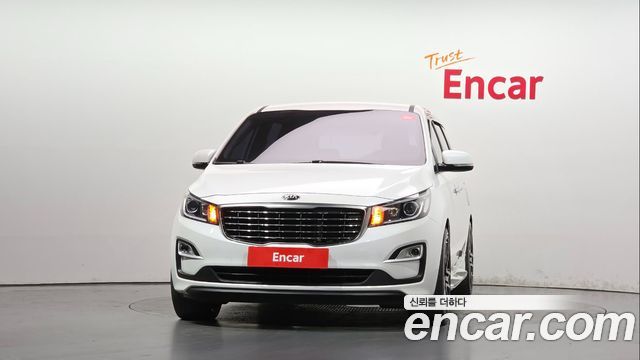 Kia Carnival 11-Seater Deluxe 2019 — фото 3