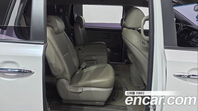 Kia Carnival 11-Seater Deluxe 2019 — фото 11