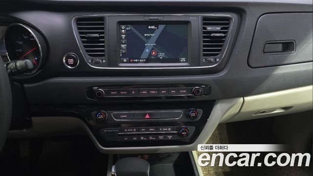 Kia Carnival 11-Seater Deluxe 2019 — фото 13