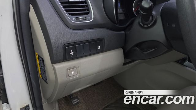 Kia Carnival 11-Seater Deluxe 2019 — фото 18