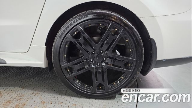 Kia Carnival 11-Seater Deluxe 2019 — фото 21