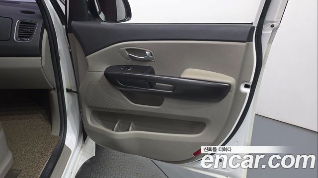 Kia Carnival 11-Seater Deluxe 2019 — фото 25