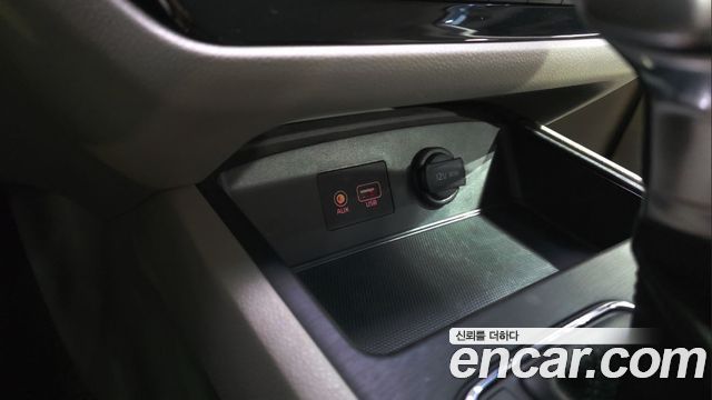 Kia Carnival 11-Seater Deluxe 2019 — фото 30