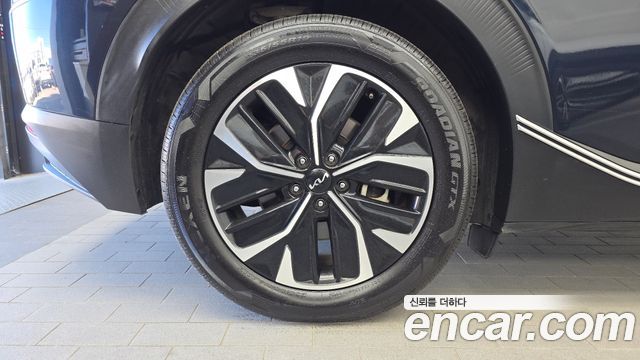 Kia EV6 Standard 4WD Air 2022 — фото 5