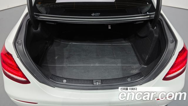 Mercedes-Benz E-Class (W213) E220d Avantgarde 2019 — фото 19
