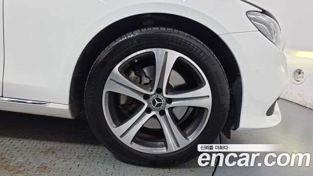 Mercedes-Benz E-Class (W213) E220d Avantgarde 2019 — фото 21