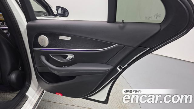 Mercedes-Benz E-Class (W213) E220d Avantgarde 2019 — фото 25