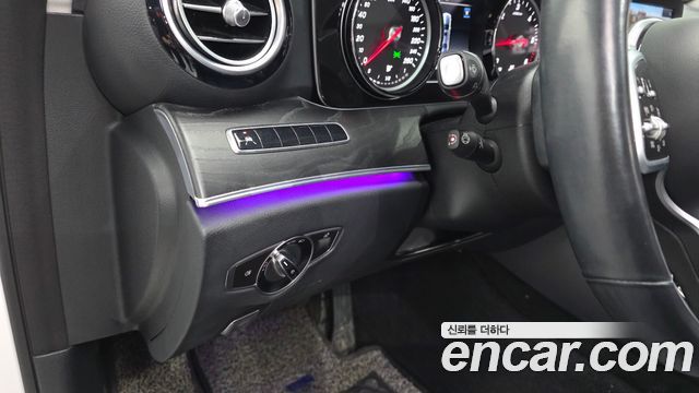 Mercedes-Benz E-Class (W213) E220d Avantgarde 2019 — фото 29