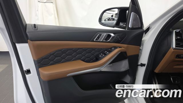 BMW X5M (G05) 4.4 Competition 2023 — фото 24