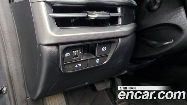 Hyundai Grandeur (GN7) 2,5 Gasoline 2WD Premium 2023 — фото 17
