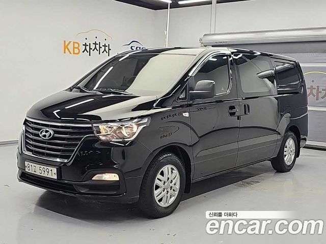 Hyundai Grand Starex Van 5-Seater Smart