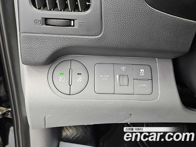 Hyundai Grand Starex Van 5-Seater Smart 2021 — фото 18
