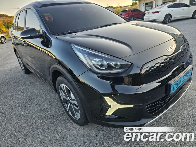 Kia Niro Plus Air 2024 — фото 20