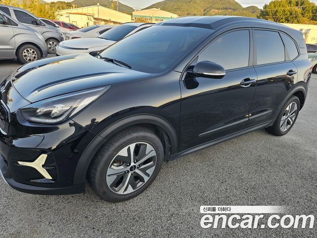 Kia Niro Plus Air 2024 — фото 21