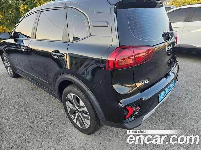 Kia Niro Plus Air 2024 — фото 22