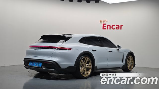 Porsche Taycan Turbo Cross Turismo 2023 — фото 2