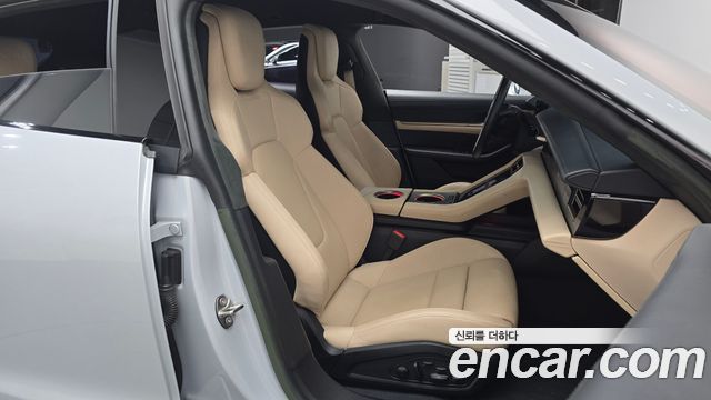 Porsche Taycan Turbo Cross Turismo 2023 — фото 12