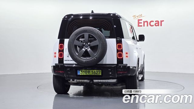 Land Rover Defender (L663) 110 D300 X-Dynamic HSE 2025 — фото 4