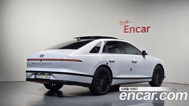 Hyundai Grandeur Hybrid (GN7) Calligraphy 2023 — фото 2