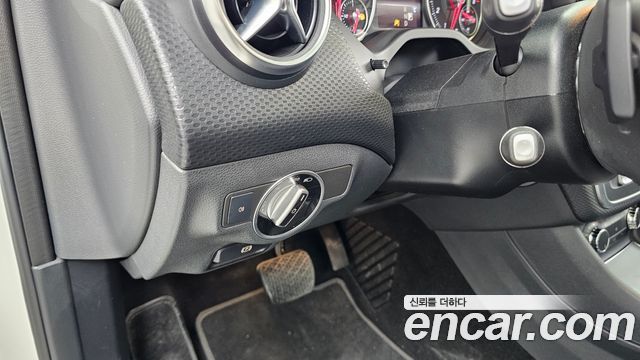 Mercedes-Benz A-Class (W176) A200 2017 — фото 16