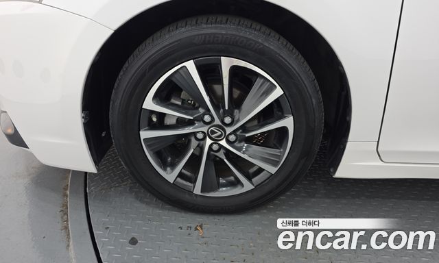 Lexus CT200h 1.8 Supreme ZWA10 2018 — фото 5