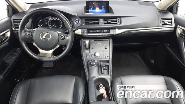 Lexus CT200h 1.8 Supreme ZWA10 2018 — фото 7