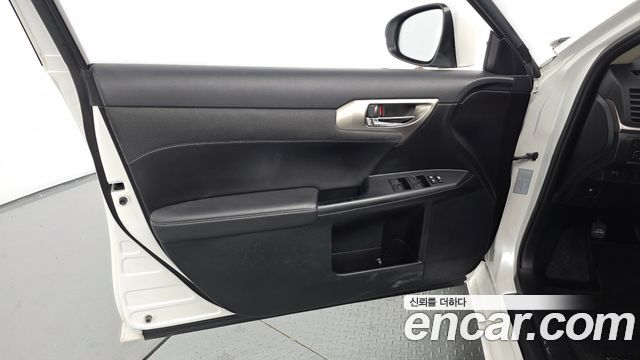 Lexus CT200h 1.8 Supreme ZWA10 2018 — фото 24