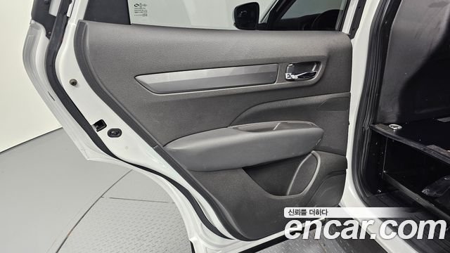 Renault Korea QM6 Quest 2.0 LPe LE 2WD 2024 — фото 25