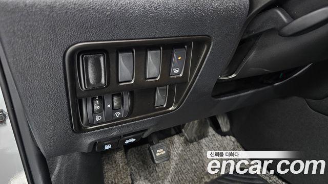 Renault Korea QM6 Quest 2.0 LPe LE 2WD 2024 — фото 27