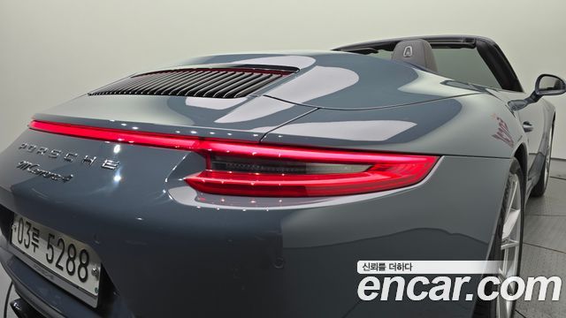 Porsche 911 CARRERA 4 CABRIOLET 991 2017 — фото 23