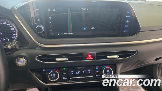 Hyundai Sonata (DN8) 2.0 Premium Family 2021 — фото 9