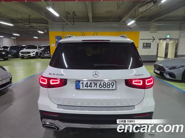 Mercedes-Benz GLB-Class (X247) GLB250 4MATIC 2020 — фото 5