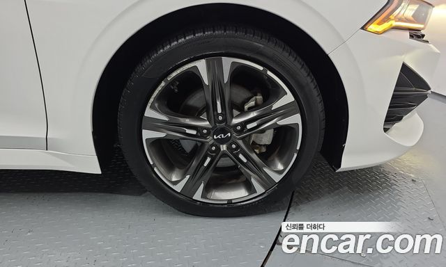 Kia K5 (III) 2.0 Prestige 2023 — фото 5