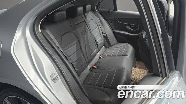 Mercedes-Benz C-Class (W205) C220 d 4MATIC Exclusive 2019 — фото 11