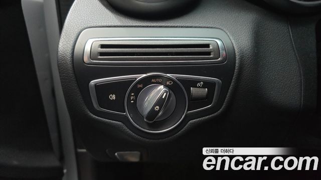 Mercedes-Benz C-Class (W205) C220 d 4MATIC Exclusive 2019 — фото 28