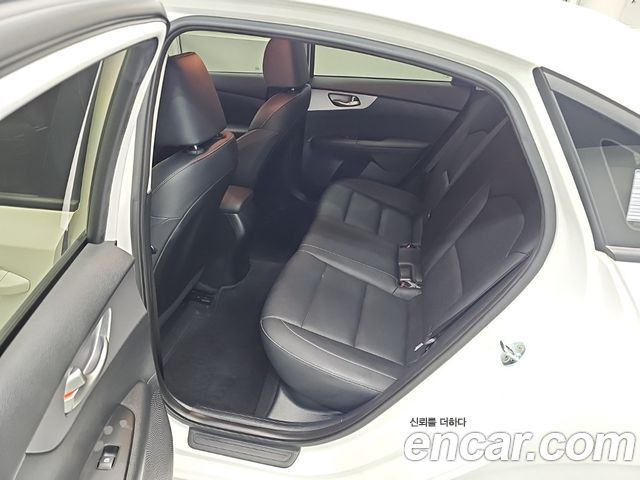 Kia K3 (II) 1.6 Prestige 2022 — фото 16
