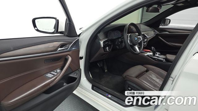 BMW 5 Series (G30) 530i xDrive M Sport Package Plus 2019 — фото 10