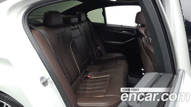 BMW 5 Series (G30) 530i xDrive M Sport Package Plus 2019 — фото 15