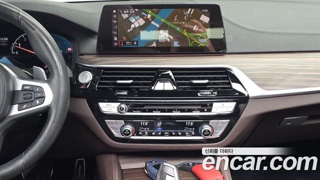 BMW 5 Series (G30) 530i xDrive M Sport Package Plus 2019 — фото 17