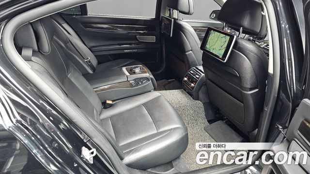 BMW 7 Series (F01) 750Li xDrive 2014 — фото 11
