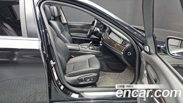 BMW 7 Series (F01) 750Li xDrive 2014 — фото 26
