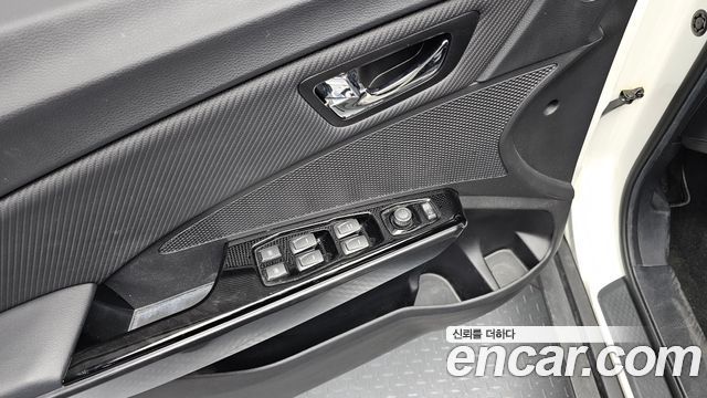 KG Mobility (SsangYong) Very New Tivoli Gasoline 1.5 2WD V3 2022 — фото 13